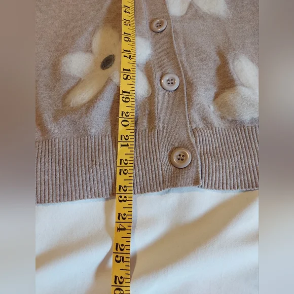 Aaeda Tan Floral Women's Cardigan - Picture 6 of 7